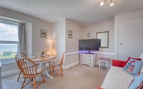 Apartment 5 - 1 Bedroom Sea Front-Sea Views-Free Parking